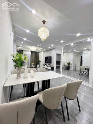 Bán nhanh căn hộ chung cư quận Cầu Giấy - đường Hoàng Quốc Việt – 105m2 ( 3 ngủ )