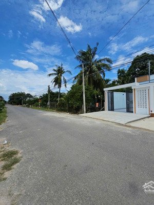 bán nhà mới xây 100%, trục chính hẻm 56 trần phú, hòa thành, tây ninh, 5m*27m, có thổ cư 100m2, shr