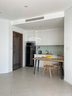bán căn 1pn scenia bay giá 2.05 tỉ bao 5%. lh 