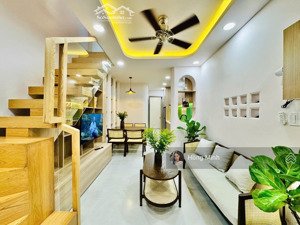 chính chủ bán gấp nhà mới vào ở liền hẻm trường sa, p2, pn, dt 4,5x8m - 3 tầng - giá 4,96 tỷ