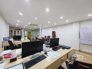 chính chủ bán tòa văn phòng 7 tầng thang máy đấu giá mậu lương, trục chính 30m view công viên