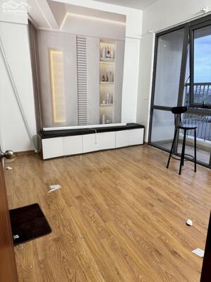 Cho thuê căn hộ UIDC ngõ 122 Vĩnh Tuy, HBT 70m2 2pn 2wc đồ cơ bản 10tr/1 tháng