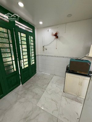 nhà nhỏ xinh 1 trệt 1 lầu trường sơn quận 10 cần bán