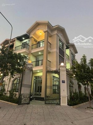 biệt thự tân phú, 20mx20m, 3 tầng, tặng toàn bộ nội thất, khu vip cao cấp