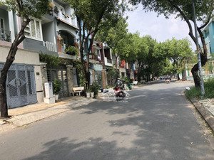 bán nhà đẹp đường số 32, phường tân phong, quận 7 sổ hồng: 72m2 giá ưu đãi cho quý anh/chị