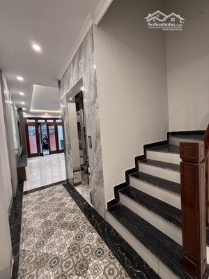 nhà ngọc lâm xây mới mặt ngõ thông - 6 tầng - thang máy - giá hợp lý - an sinh tốt