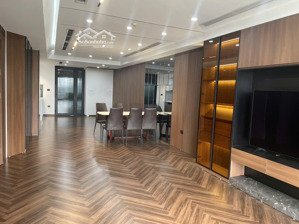 cho thuê căn hộ 3 phòng ngủ, 145m2 giá tốt tại p1 ciputra