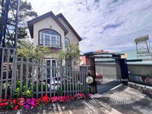 cần bán villa mới hiện đại đà lạt view thoáng, full nội thất, sổ hoàn công giá cực tốt