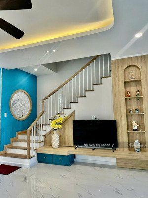 biệt thự song lập nằm ngay dãy hồ bơi khu 3 fulll nội thất giá chỉ 5.3 tỷ rẻ nhất novaworld