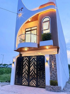 bán nhà mới xây ở tân mỹ chánh, thiết kế sang trọng, chỉnh chu