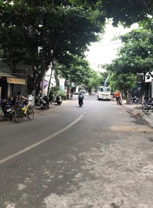 sập hầm hạ 2 tỷ - nhà 3 tầng - diện tích lớn - trục 7m5 - đường mai am - quận hải châu