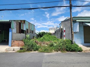 cắt lỗ 200 triệu bán gấp trong tháng lô đất 250m2 nở hậu 9.9m ngay chợ tân phú trung, giá 980 triệu