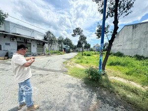 lô góc đẹp ngay mỹ phước vị trí vàng kinh doanh giá chỉ 2.950 tỷ liên hệ 