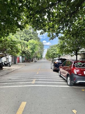 một ngôi nhà 2 mặt tiền đẹp như mơ diện tích 44,6 m làng tăng nhơn phú a tp thủ đức vị trí đẹp chỉ