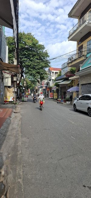 bán nhà mặt đường đông khê - gần đầu lê lợi mặt tiền hơn 5m kinh doanh mọi mặt hàng nhà 2,5 tầng