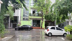 "hiếm" bán nhà biệt thự lô góc võng thị trích sài tây hồ mặt tiền to ở vỉa hè gần hồ 180m 58.5 tỷ