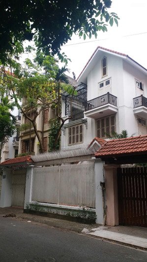 cho thuê biệt thự trung hòa 145m2, 4 tầng làm văn phòng công ty, trung tâm dạy học