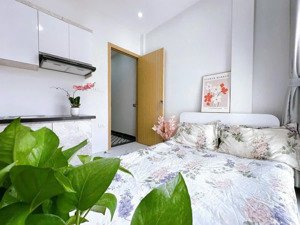 bán căn hộ dịch vụ mới xây ngõ 155 cầu giấy 6 tầng thang máy 12 phòng full nội thất 55tr/tháng