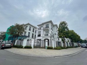 biệt thự góc 252m2, 2 mặt thoáng view vườn hoa sổ sẵn, giá tốt, duy nhất tại green villas