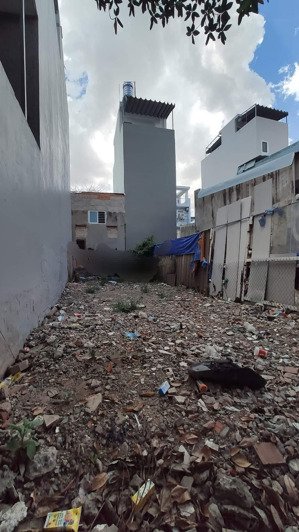 kẹt tiền bán lô đất dt 100m2/2tỷ180 đặng thuỳ trâm p. 13 bình thạnh. gần đh văn lang cơ sở chính