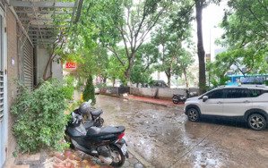 cho thuê nhà 5 tầng có thang máy mặt đường 40 xuân la 90m/sàn thiết kế chuẩn ở & kinh doanh