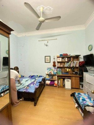 chỉ 6.79 tỷ có ngay nhà 5 tầng, 41m2 tại ngõ 93 đường hoàng mai, 60m ra đường oto tránh cực đẹp