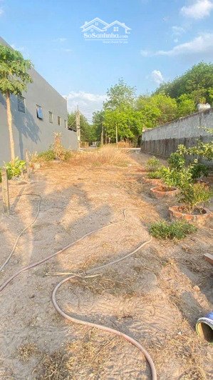 chủ gửi bán miếng đất ngay ngã tư miếu ông cù ở bình chuẩn - thuận an 65m2 giá 1tỷ550, bao ra sổ