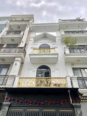 nhà đẹp 4 tầng - sát bên đầm sen - 71m2 - 4x18m - chỉ 10,7 tỷ tl