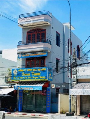 căn góc lê hồng phong gần siêu thị coopmart
- diện tích : 102.2m2 ( ngang 5.5m )
- nhà 3 tầng