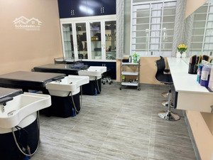 chính chủ - cho thuê mặt bằng mặt tiền 20 bàu cát 3, tân bình - giá rẻ 15triệu, sẵn nội thất spa