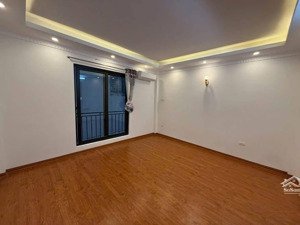 nhà đẹp giá rẻ nhất tại 541 bát khối. 5 tầng. ngõ nông rộng. xây mới. có thương lượng