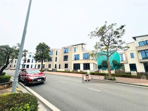 cần bán căn biệt thự đơn lập 2 mặt tiền trước sau 450m2/mặt tiền 41m /nhà thô 3,5 tầng .kđt đặng xá