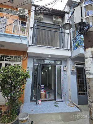 nhà mới full nội thất 2pn 2wc giáp bình thạnh giá 11 triệu