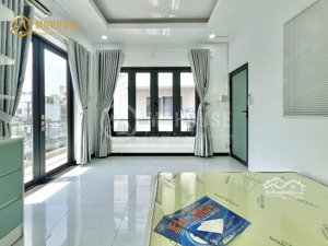 cho thuê căn hộ 1 phòng ngủ balcony sân thượng lớn full nội thất cách bà chiểu 500m bình thạnh