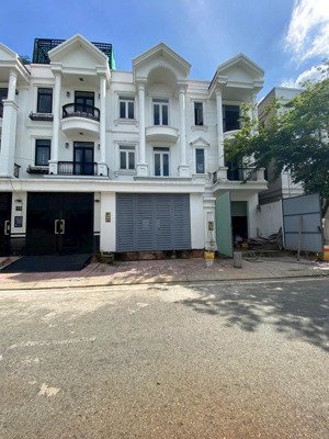 bán nhà mặt phố kdc trường lưu, 8,2 tỷ, 100m2, giá siêu hời ngay vành đai 3 - vinhomes