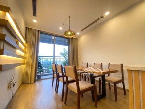 gấp gấp! cần bán căn 3n full nội thất chỉ 9tỷ tại vingardenia liên hệ em trang 