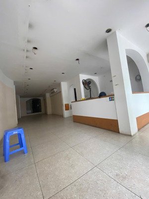 sốc! cho thuê 170m2 mặt phố phạm ngọc thạch, mt 5.6m, kinh doanh mọi mô hình