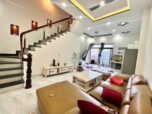 cho thuê nhà 3 tầng 3 phòng ngủ giá 16 triệu/tháng kđt hà quang 2