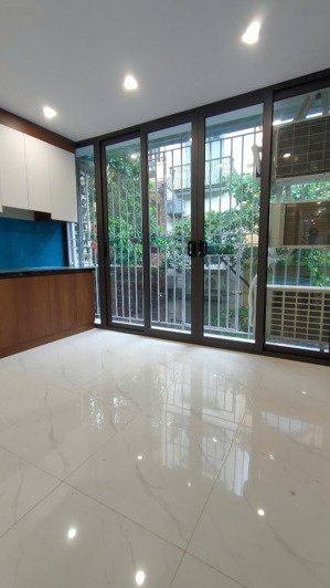 bán chung cư đầm trấu - bạch đằng, 63m2 x 2 ngủ, đẹp thoáng ở ngay, ô tô đỗ. giá 3,95 tỷ