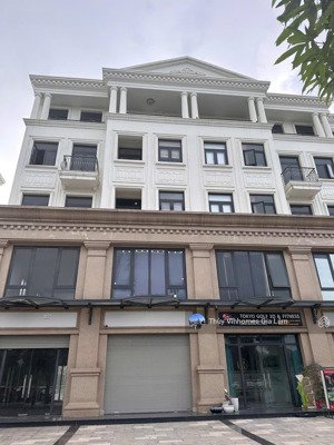 cho thuê shop tmdv. dt150m x5t, có thang máy, full nội thất. kết hợp ở và kinh doanh siêu lợi nhuận