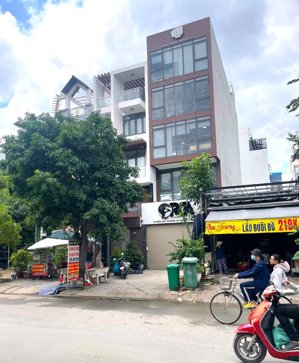 chỉ 40 tỷ còn sót lại căn nhà mt ngay trần não giá tốt nhất. nhà 5 tầng - 5x25 -hđt 250 triệu/tháng