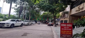 hiếm ! chỉ nhỉnh 200 triệu /m2 có ngay cửa hàng 132m2 mặt phố nguyễn đình hoàn-kinh doanh sầm uất