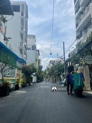 vip xe hơi 6m trường sa, q3 (5,5x18m vuông vức) sẵn 5 tầng mới. gần mt. chỉ 18 tỷ tl. 