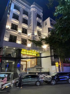 bán ks ngay đường cửu long, p.2, tân bình. dt(12 x 25m). hầm - 7 tầng. hđt: 550 tr/th. giá: 135 tỷ