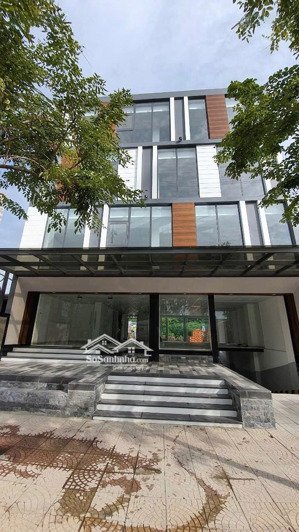 bán tòa nhà 2mt ngay phan văn đáng, p. thạnh mỹ lợi, quận 2. dt: 18 x 20m. hầm - 5 tầng. giá: 83 tỷ