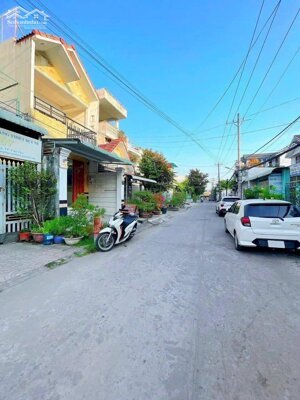BÁN NHÀ 1T1L đúc - MẶT TIỀN, VỊ TRÍ ĐẸP - nằm gần trường ĐHCN Cần Thơ