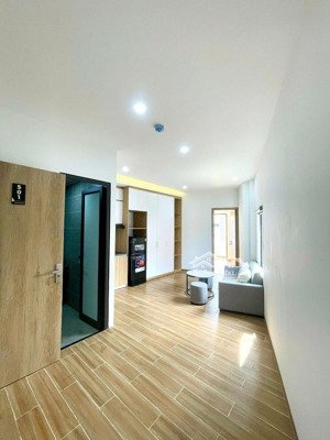 ccmn nguyễn khang, 2 mặt thoáng, 30 phòng, thang máy, sổ vuông, 7t*103m2 , 20 tỷ