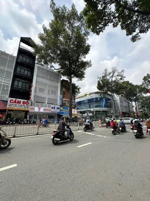 bán gấp nhà phố đường nguyễn tri phương p.8 quận 10 5.6x20m hầm 6 tầng hđt: 146tr/tháng giá: 39 tỷ