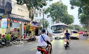 bán đất lô góc hai mặt tiền đường dương đình nghệ, dt 116m, ngang 6,2m, chỉ vài bước chân đến biển