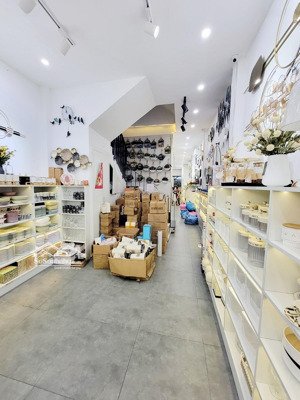 siêu hot tòa nhà showroom home decor tại phố lý thường kiệt vị trí vàng kinh doanh